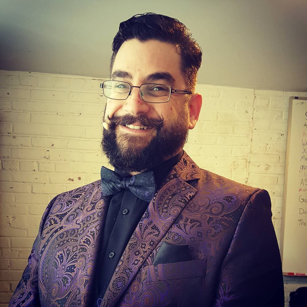 Jonathan Perry looking snazzy